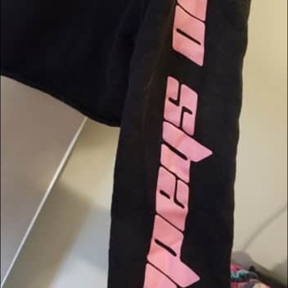 Graphic Cropped Hoodie - Picture 2 of 5